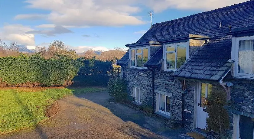 3 Bed Barn - Sleeps up to 6 - Parking - Wifi - Image 1