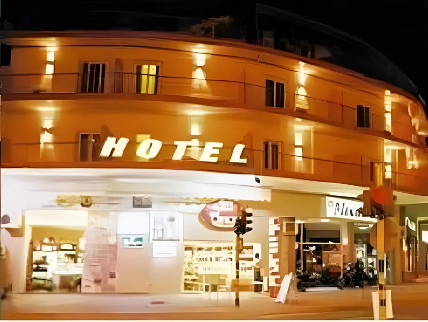 Paris Hotel - Image 1