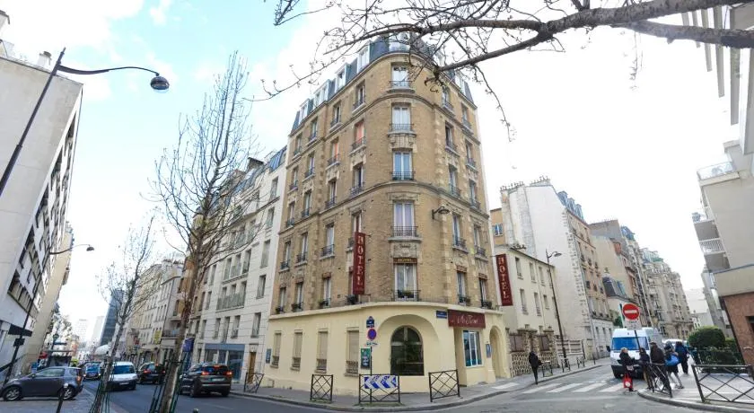 Au Fleuri hotel - Image 1