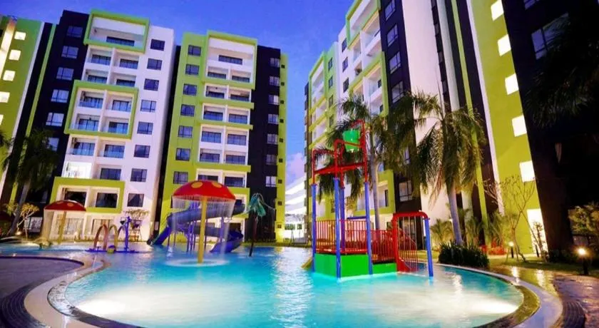 HOMESTAY COMFY CONDO with Waterpark, Pool, Playground & Gym - Image 1