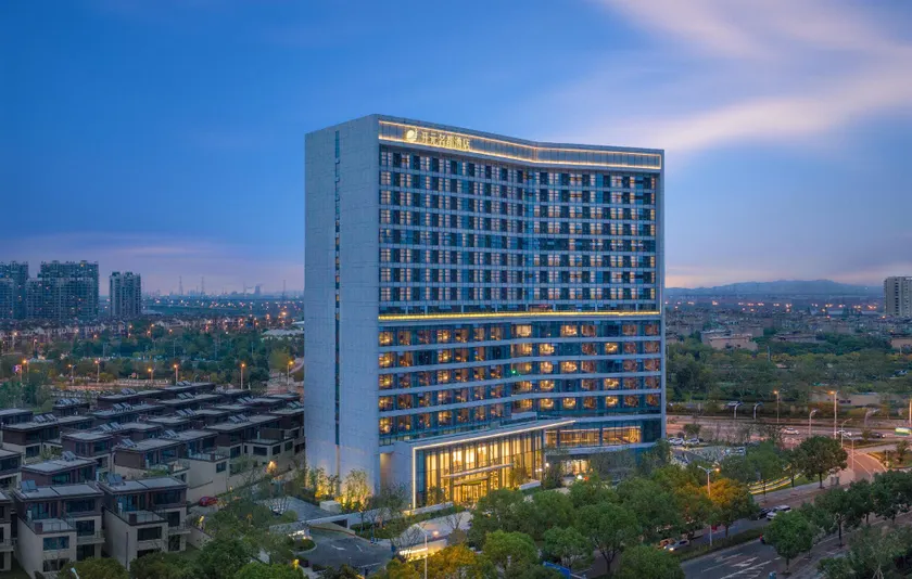New Century Grand Hotel Zhenhai - Image 1