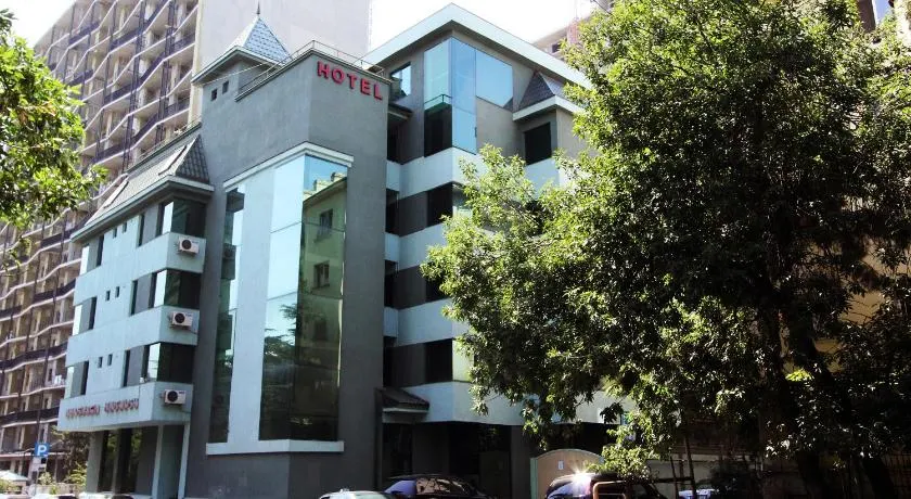 Batesta Hotel - Image 1
