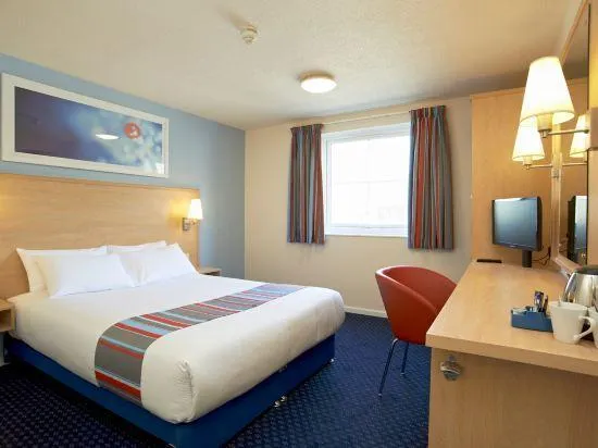Travelodge Hatfield Central - Image 1