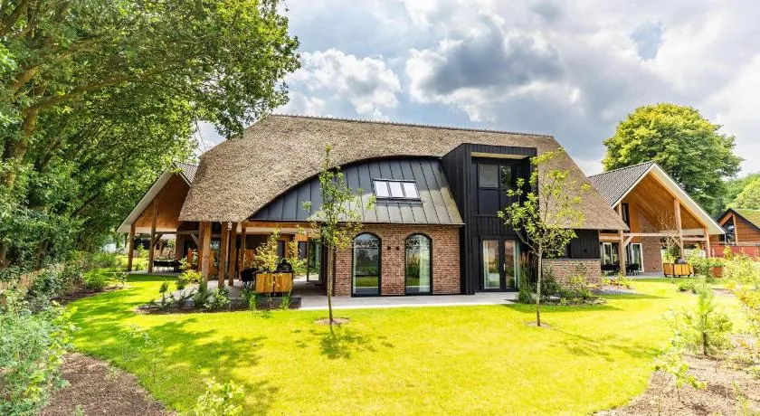 Luxe groepsvilla met binnenzwembad - Luxury villa with indoor pool - Image 1