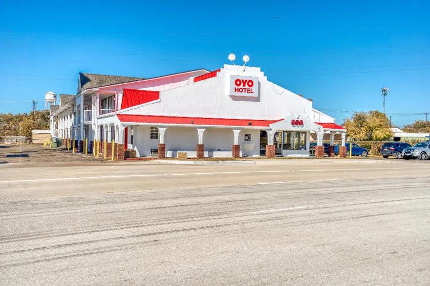 Scottish Inn Waco - Image 1