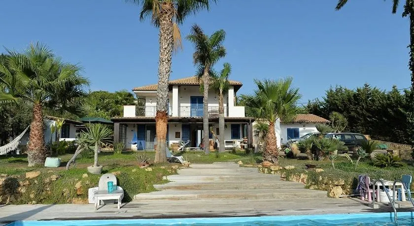 SUNSET HOUSE - Image 1