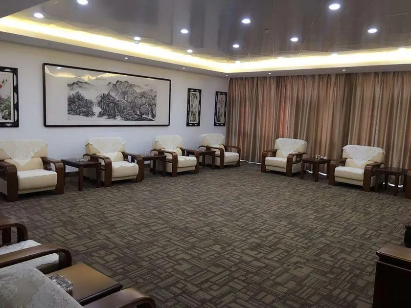 Rongda Conference Center Business Hotel - Image 1
