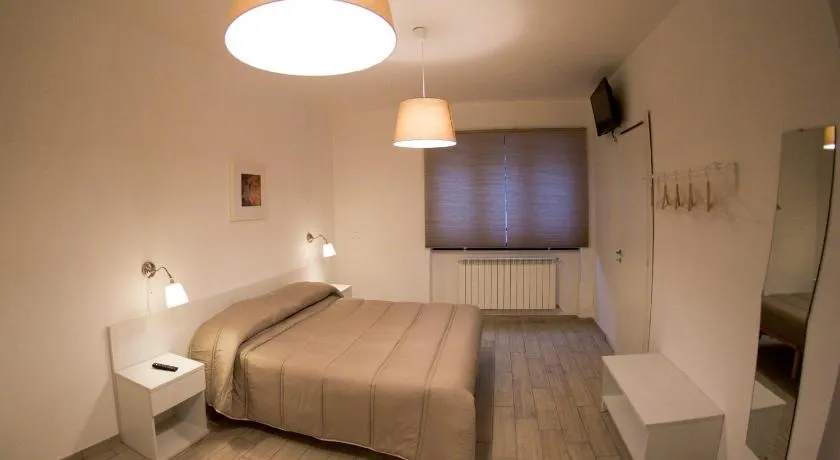 Lenotti Bed and Breakfast - Image 1