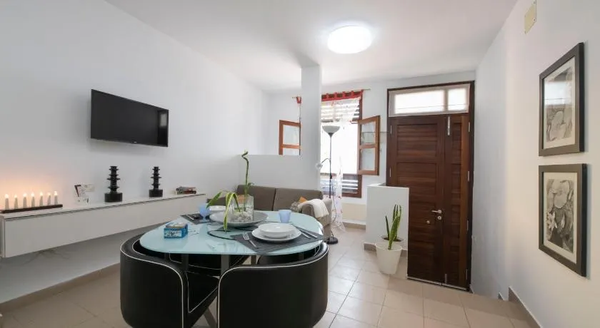 Hauzify I Apartamento Celeste - Image 1