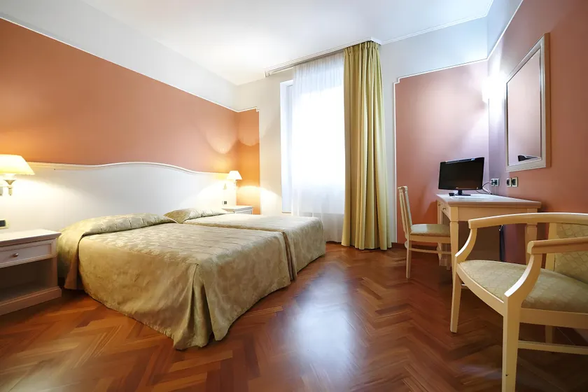 Hotel Terminal - Image 1