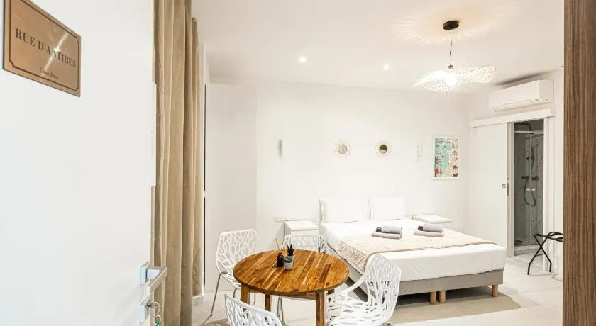27 VAUTRIN - Modern and renovated studio Cannes city centre - Image 1