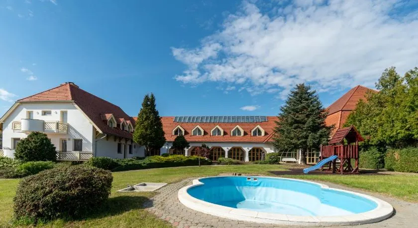 Global Apartmanház - Image 1