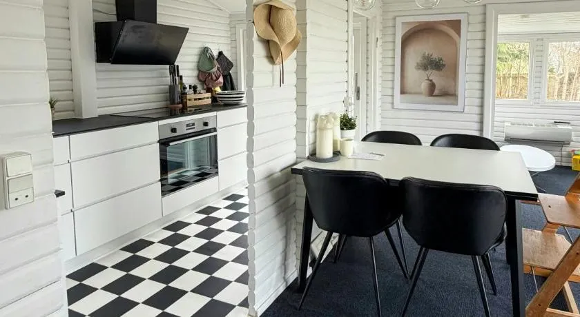 Holiday Home With A Direct Path To The Sea - Image 1