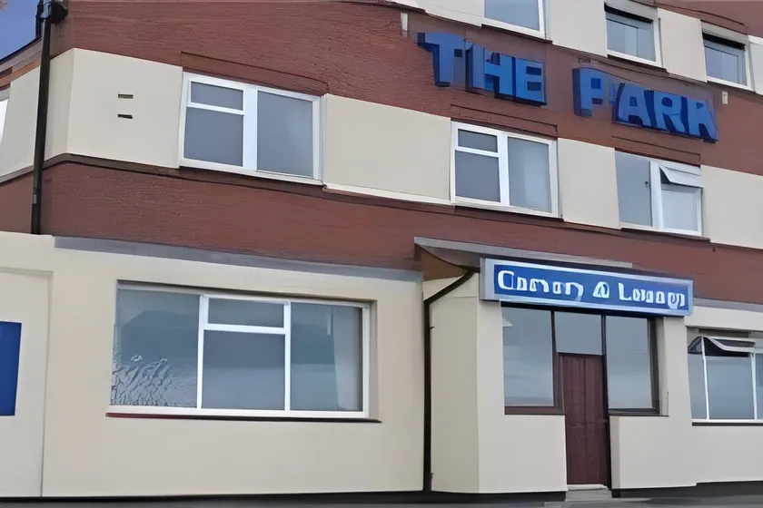 Park Hotel - Image 1