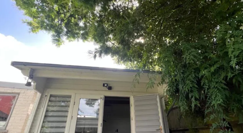 29 Park Avenue , Shoreham-by-Sea , Cozy Cabin - Image 1