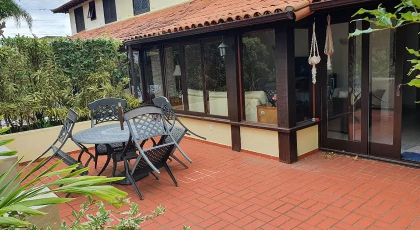 Casa Condomínio com 04 quartos, 200 metros da Praia de Manguinhos - Image 1