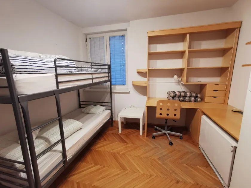 Apartment for four with free parking - Image 1