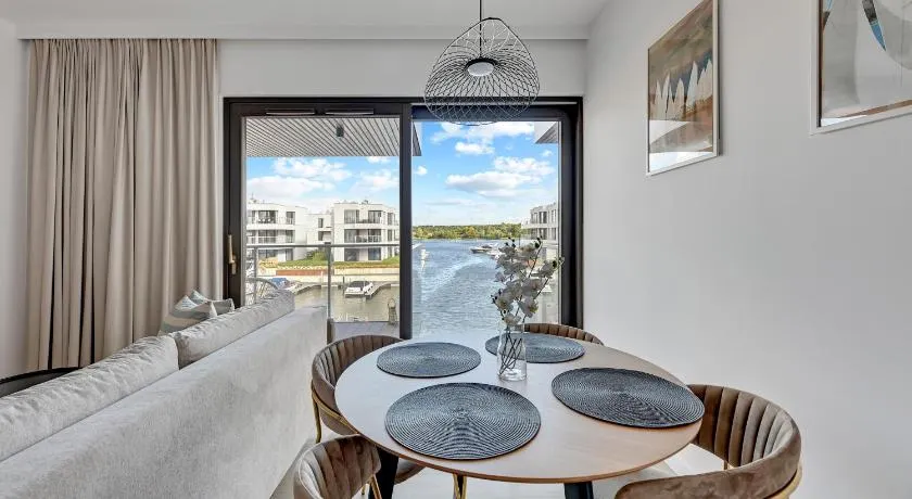 Sol Marina Riverview with free Parking & SPA additional by Downtown Apartments - Image 1