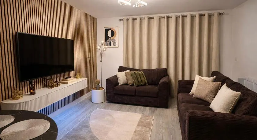 Ebbsfleet Luxe - Image 1