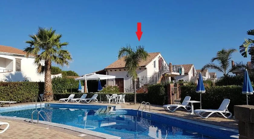 Mansarda con Vista Piscina - Image 1