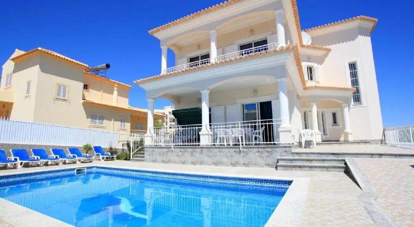 Vivenda Luz - Jacuzzi & Swimming Pool - Image 1