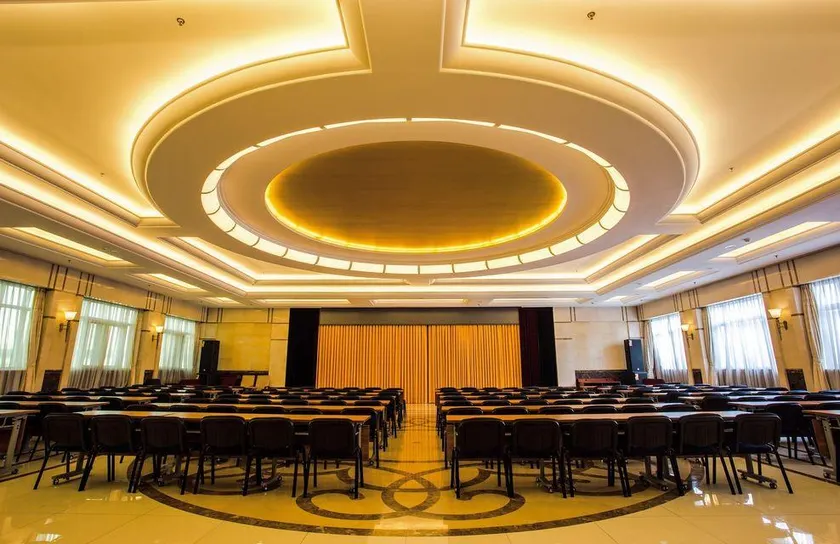 Grand Hotel Yuanshan - Image 1