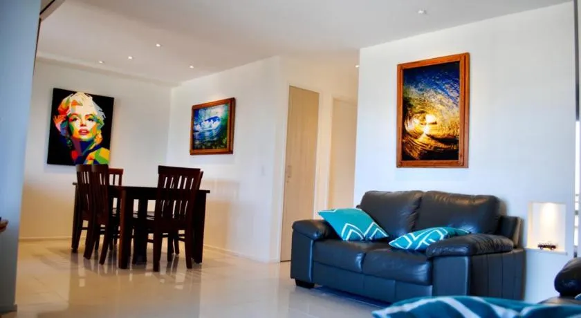 Great Views, Ultimate Comfort and Top Location! - Image 1