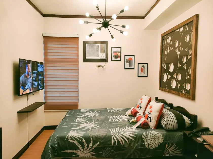 Centropolis Queen Bed Suite- Modern Posh Style - Image 1