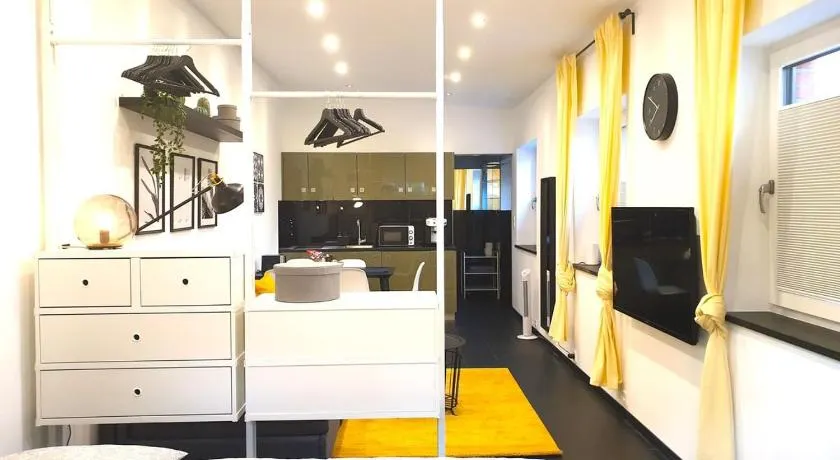 Cosy Studio with Private Parking - Image 1