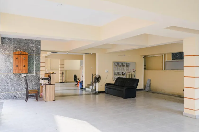 Redfox Service Apartment - DLF - Image 1