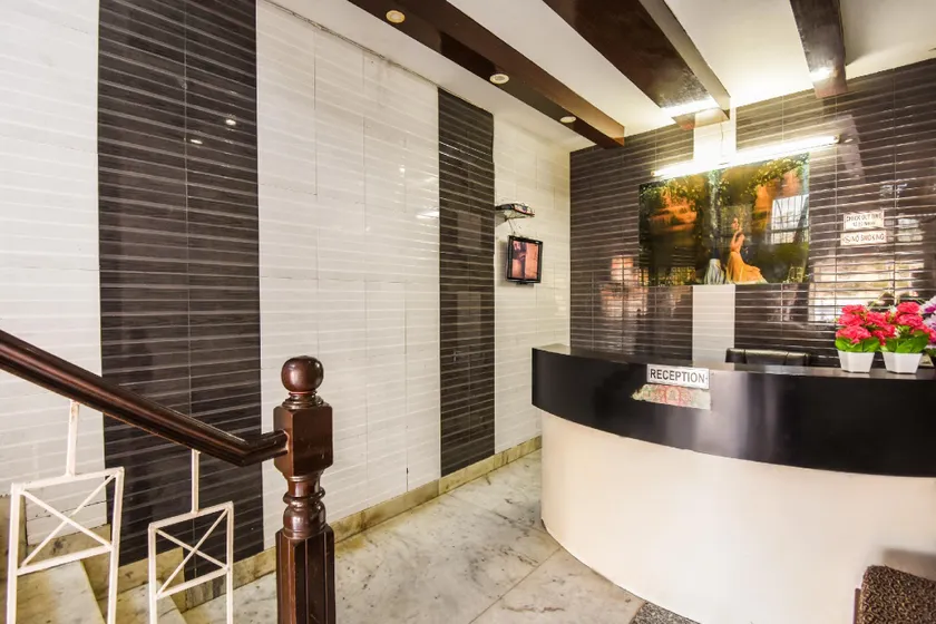 OYO 69417 Hotel Dream Town - Image 1