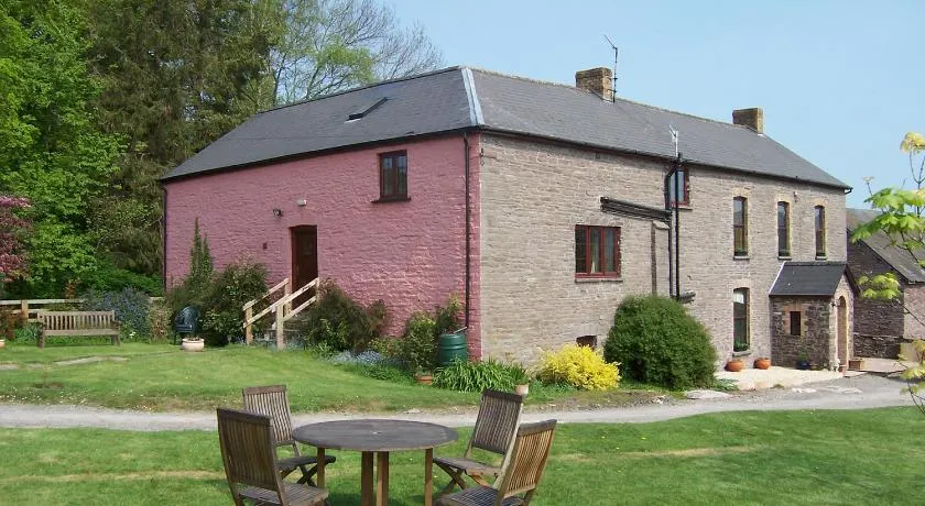 Brynderwen Barn - Image 1