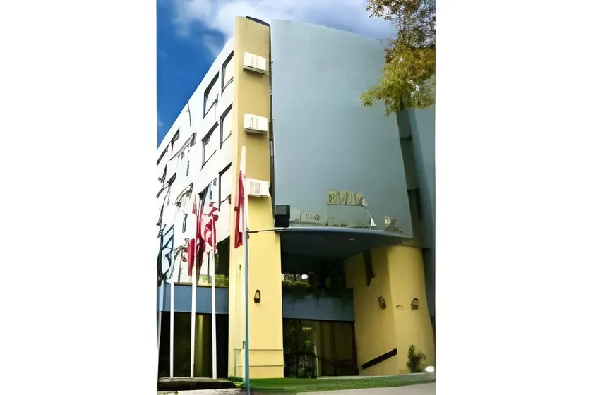 Hotel Alcala del Rio - Image 1