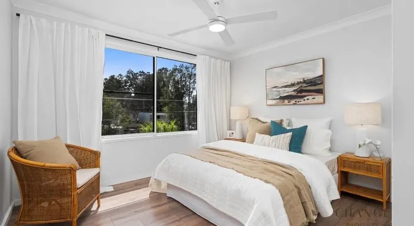 Beautiful Lakeview Retreat, Private Upper Level - Image 1
