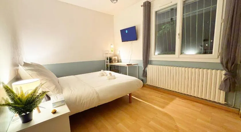 Chambre privée chez particulier - Parking & TV - Tram L3 - WIFI - Image 1