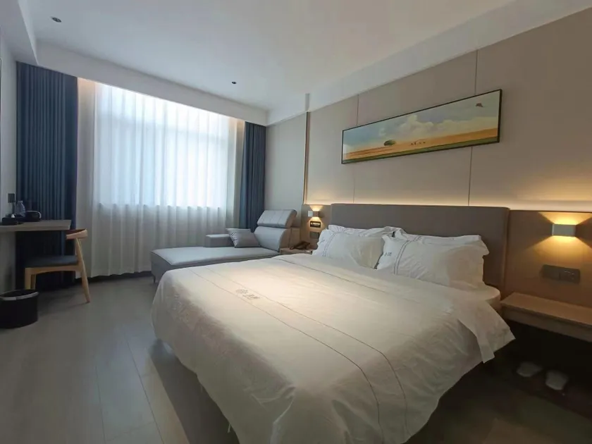 Mufeng Light Travel Hotel - Image 1