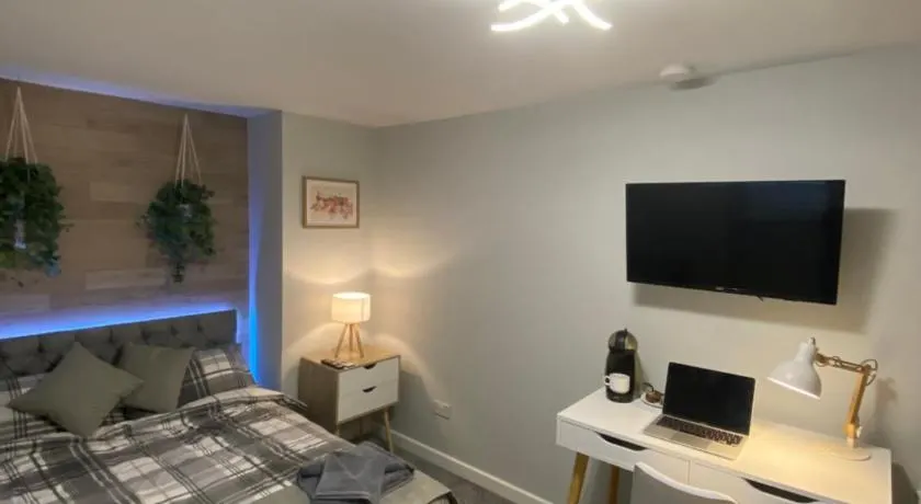 Shore Street Apartments - Image 1