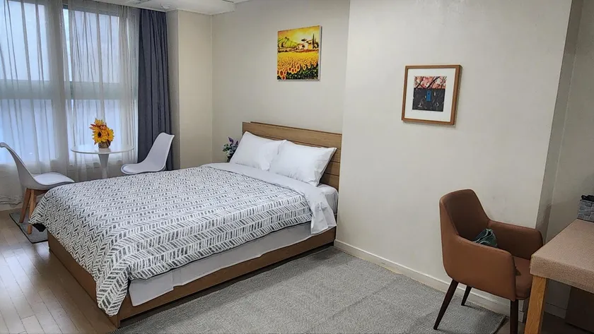 1 minute from Haeundae Beach, Netflix, Couple Room/Big Discount for Monthly Stay (1/85) - Image 1