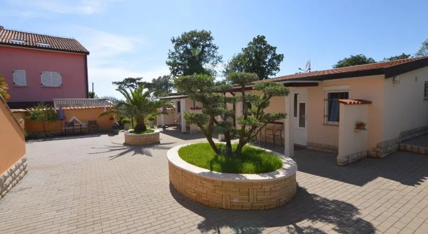 Apartmani Dekovic Materada - Image 1