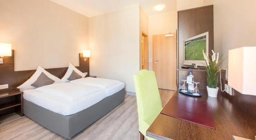 Landhotel am Wasserrad - Image 1