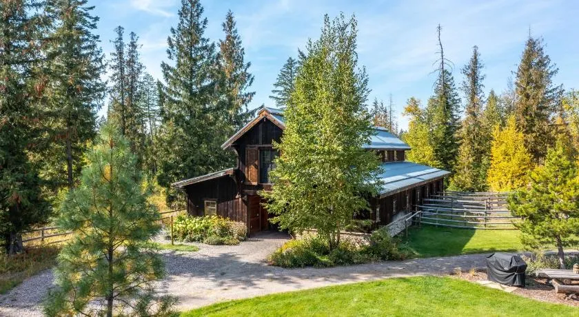 The Stalls At Whitefish - Image 1