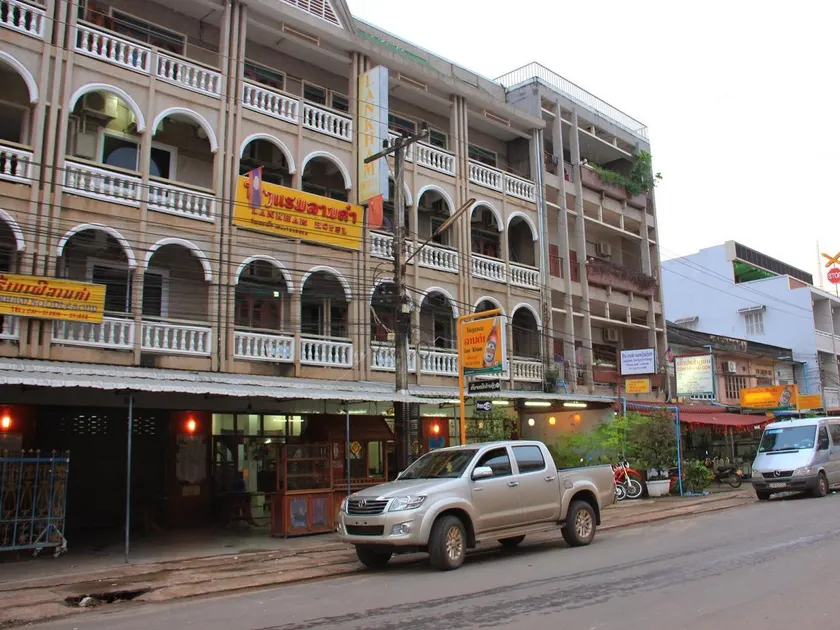 Lankham Hotel - Image 1