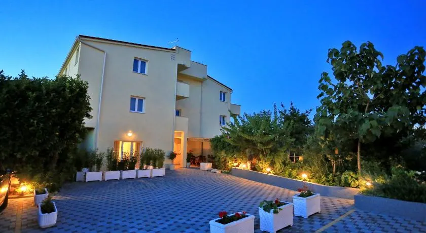 Apartments & rooms Stella Adriatica - Image 1