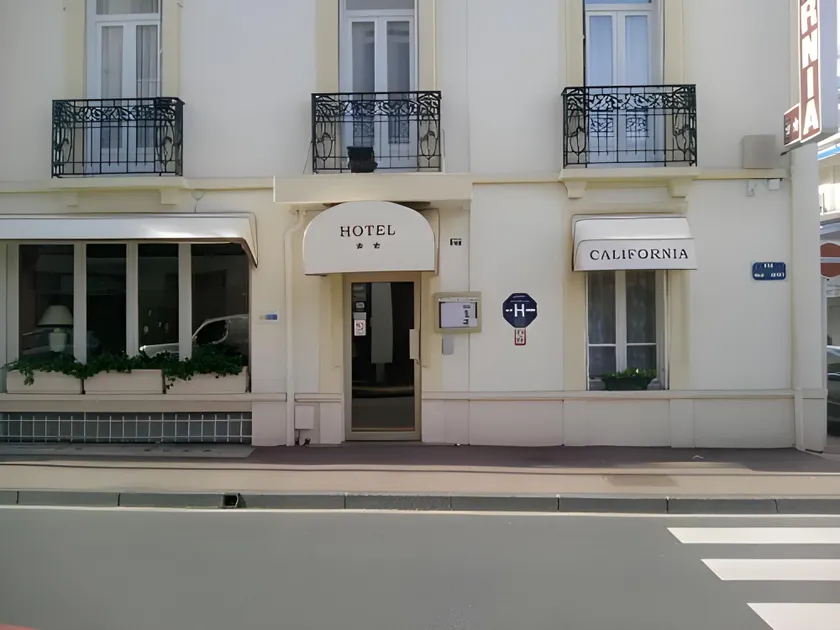 Hôtel Restaurant California Vichy - Image 1