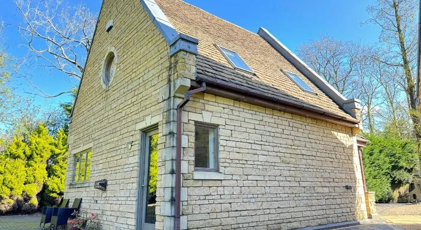 Luxury, private, secure self-contained Coach House, near Wythall and close to the NEC - Image 1