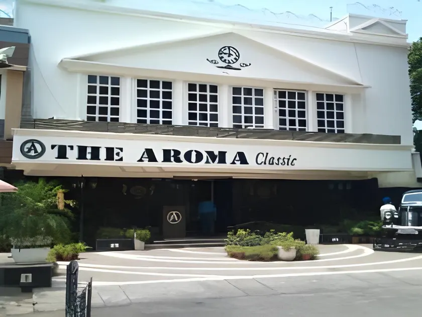 Hotel Aroma - Image 1