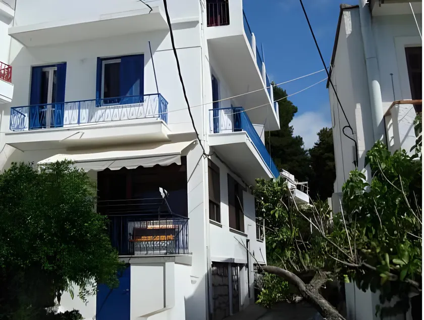 Mirsini Rooms - Image 1