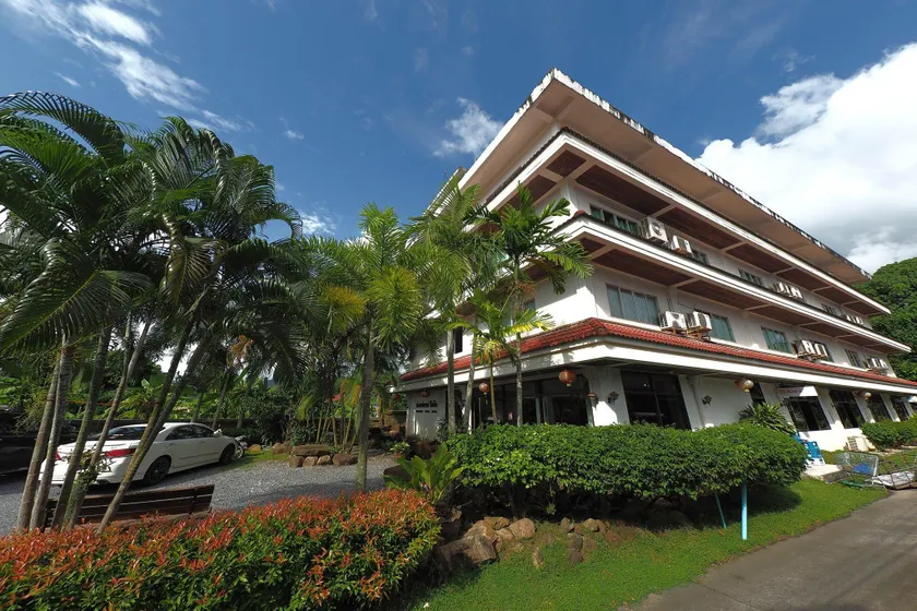OYO 468 Dumrong Town Hotel - Image 1