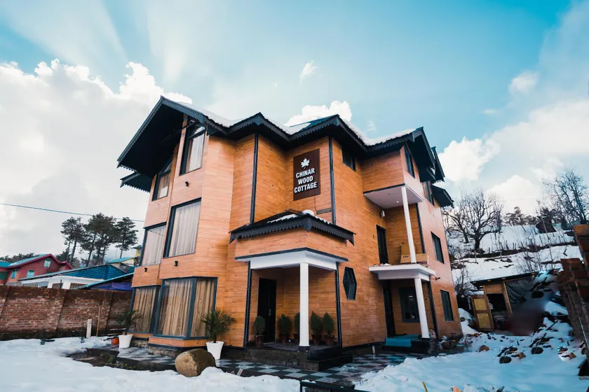Chinar Wood Cottage - Image 1
