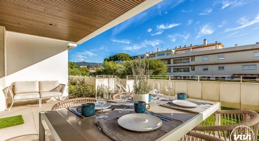 ViVi Homes - Cosy Beach Pool, Gym & Beach - Image 1